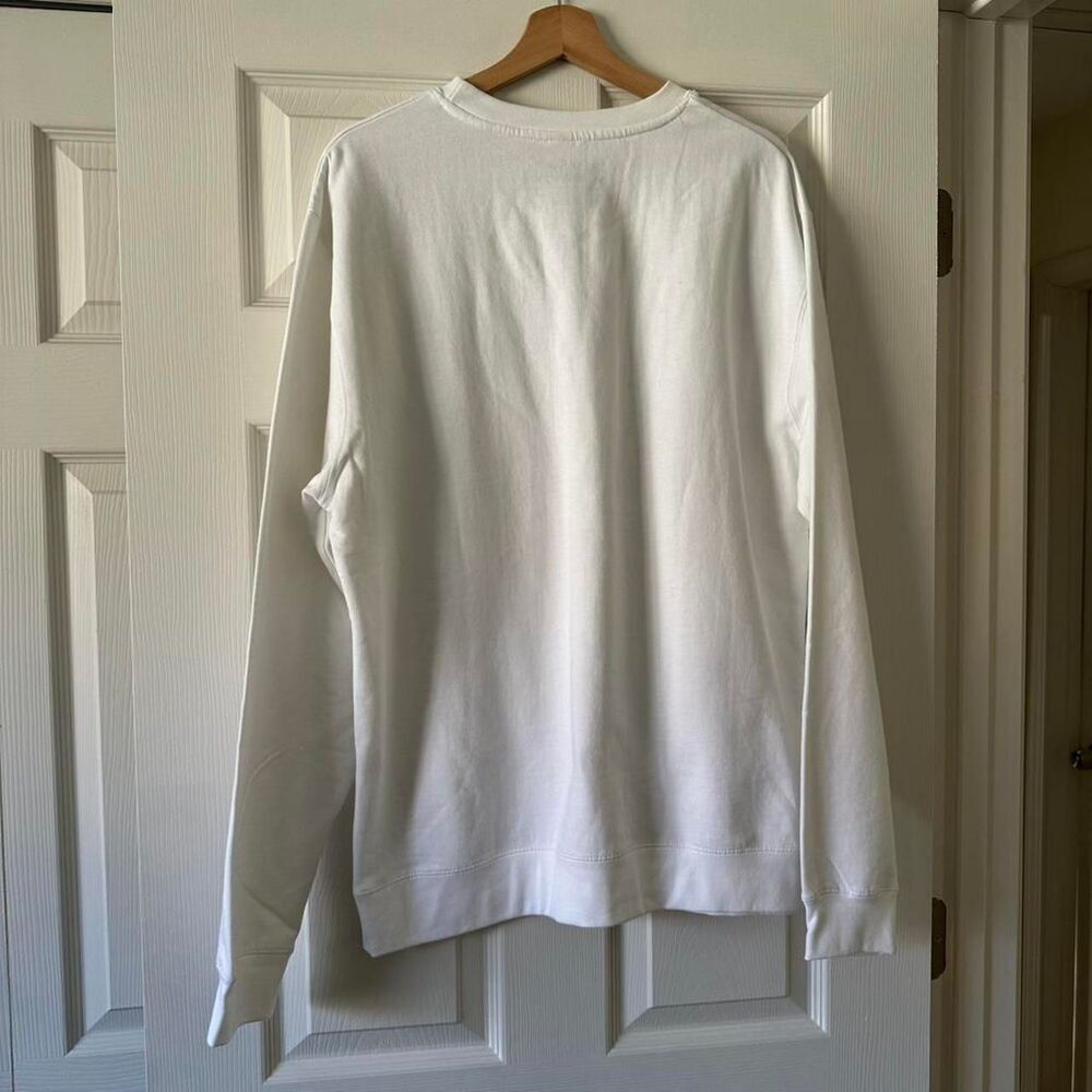 Taylor Swift White MIDNIGHT Sweatshirt.
L (men’s) it’s like a woman’s XL/XXL - Picture 4 of 8